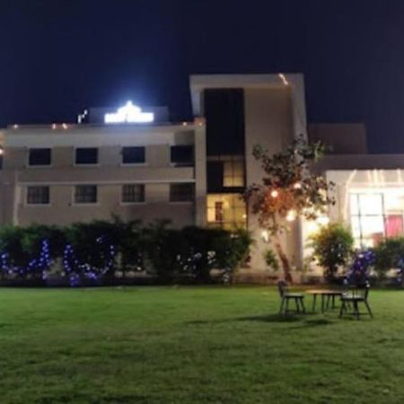 Derby Greens Hotel Bhopal Exterior foto