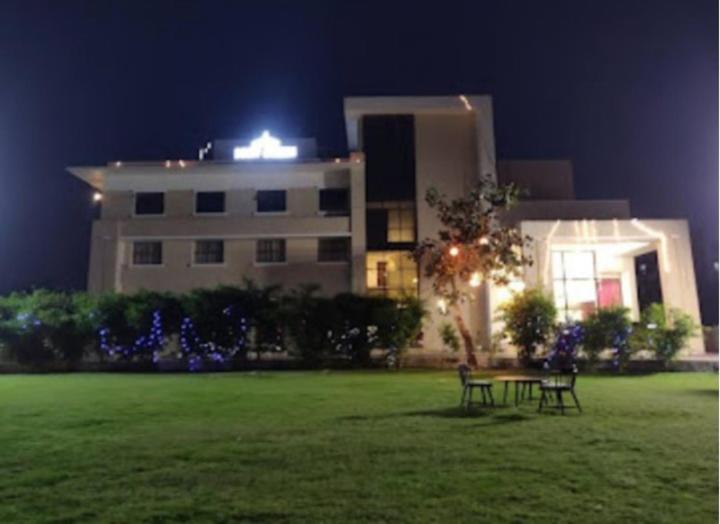 Derby Greens Hotel Bhopal Exterior foto